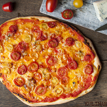 pizza pomidory gorgonzola