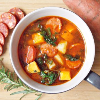 Portugalska-zupa-z-batatów-i-chorizo